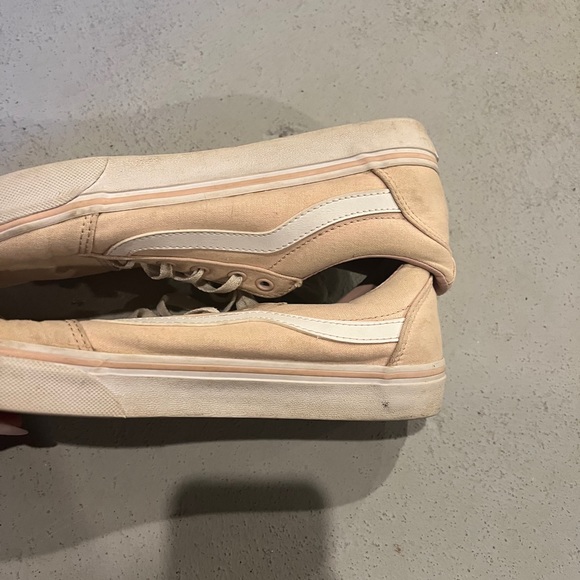 Vans - Picture 3 of 4